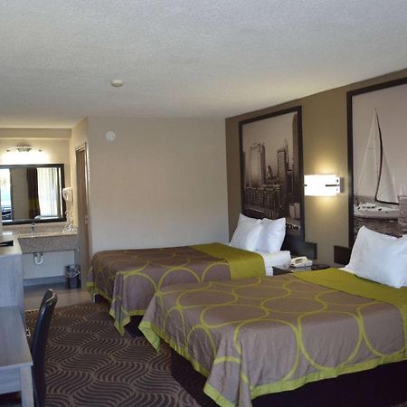 Super 8 By Wyndham Huntersville/Charlotte Area Zewnętrze zdjęcie