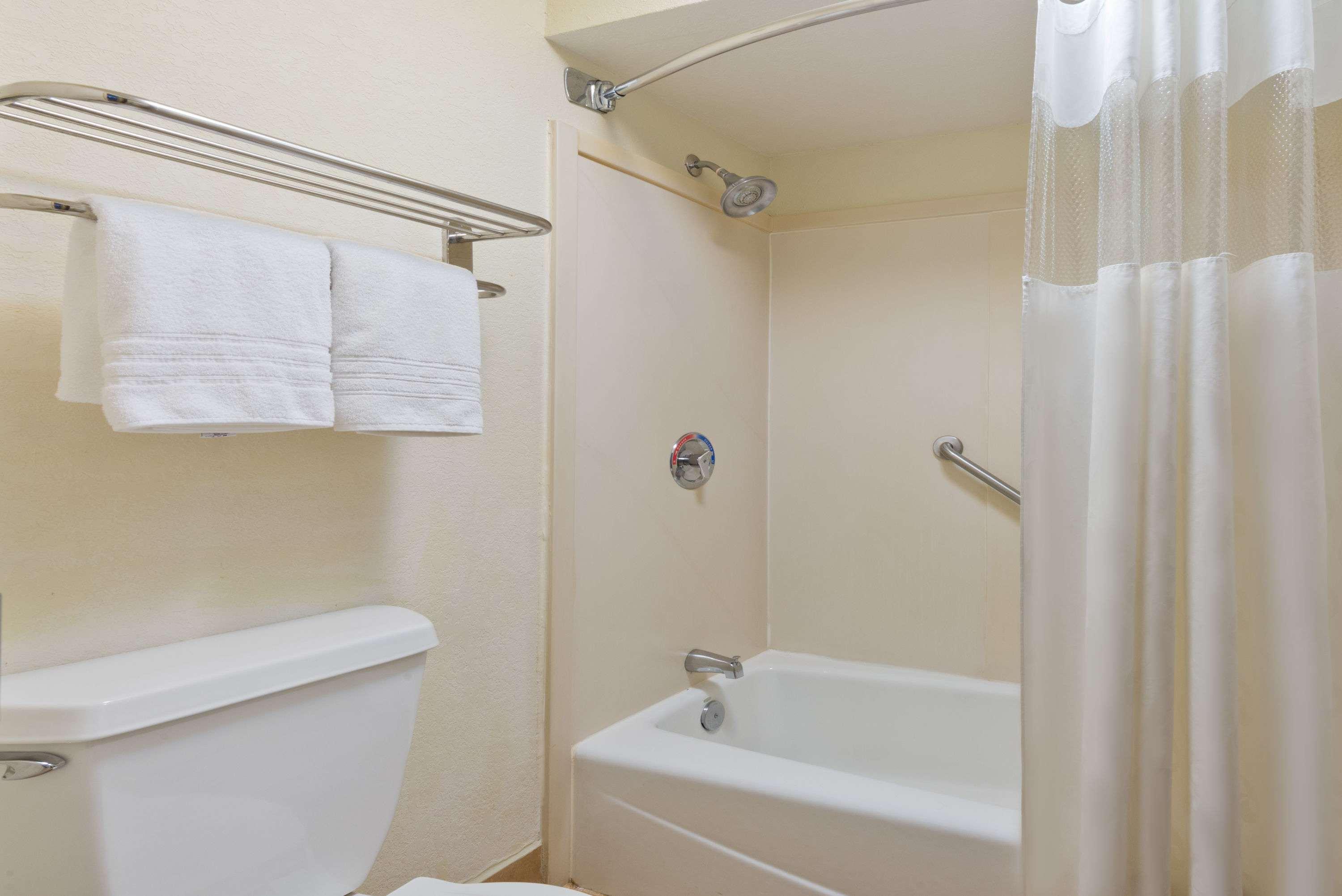 Super 8 By Wyndham Huntersville/Charlotte Area Zewnętrze zdjęcie