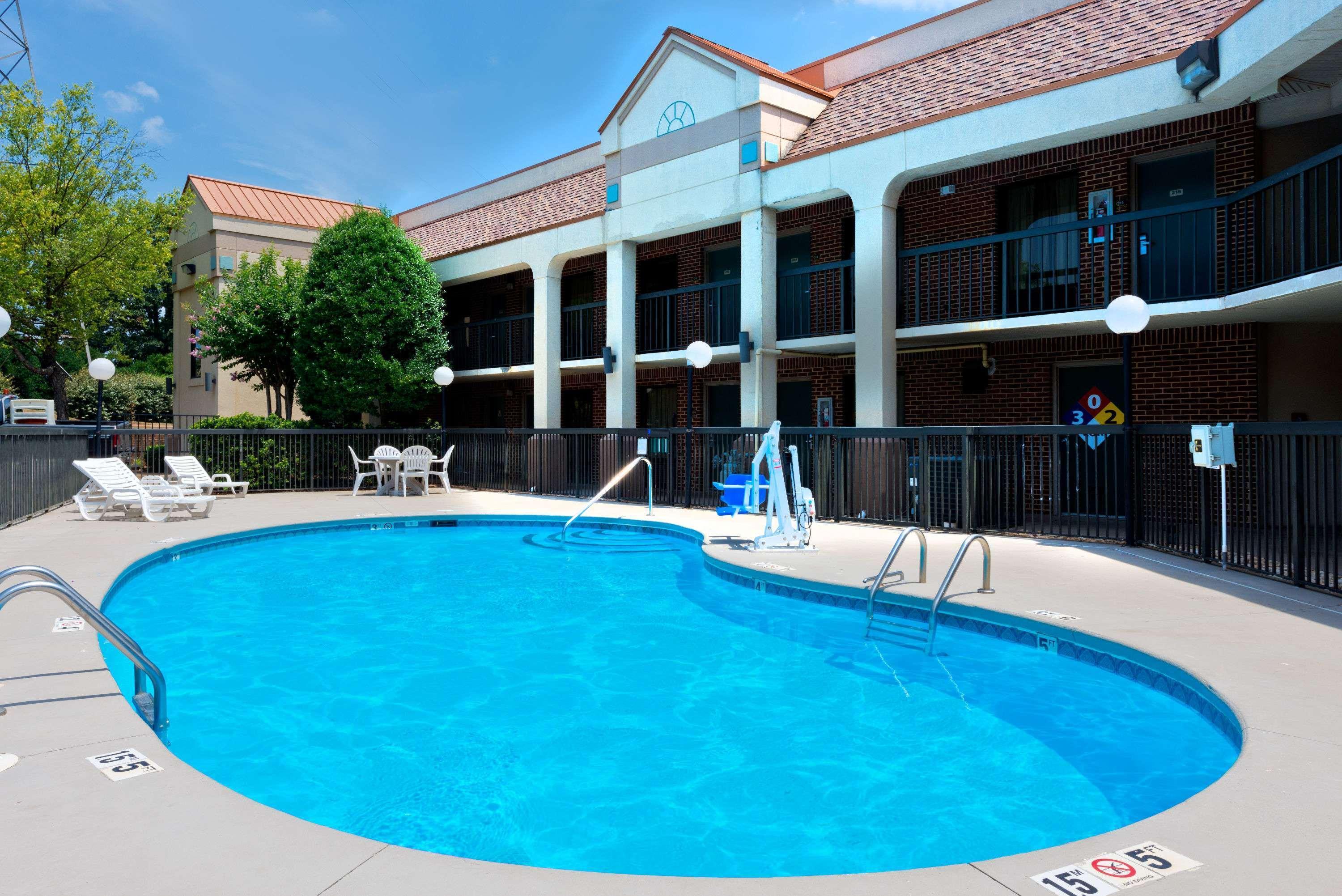Super 8 By Wyndham Huntersville/Charlotte Area Zewnętrze zdjęcie