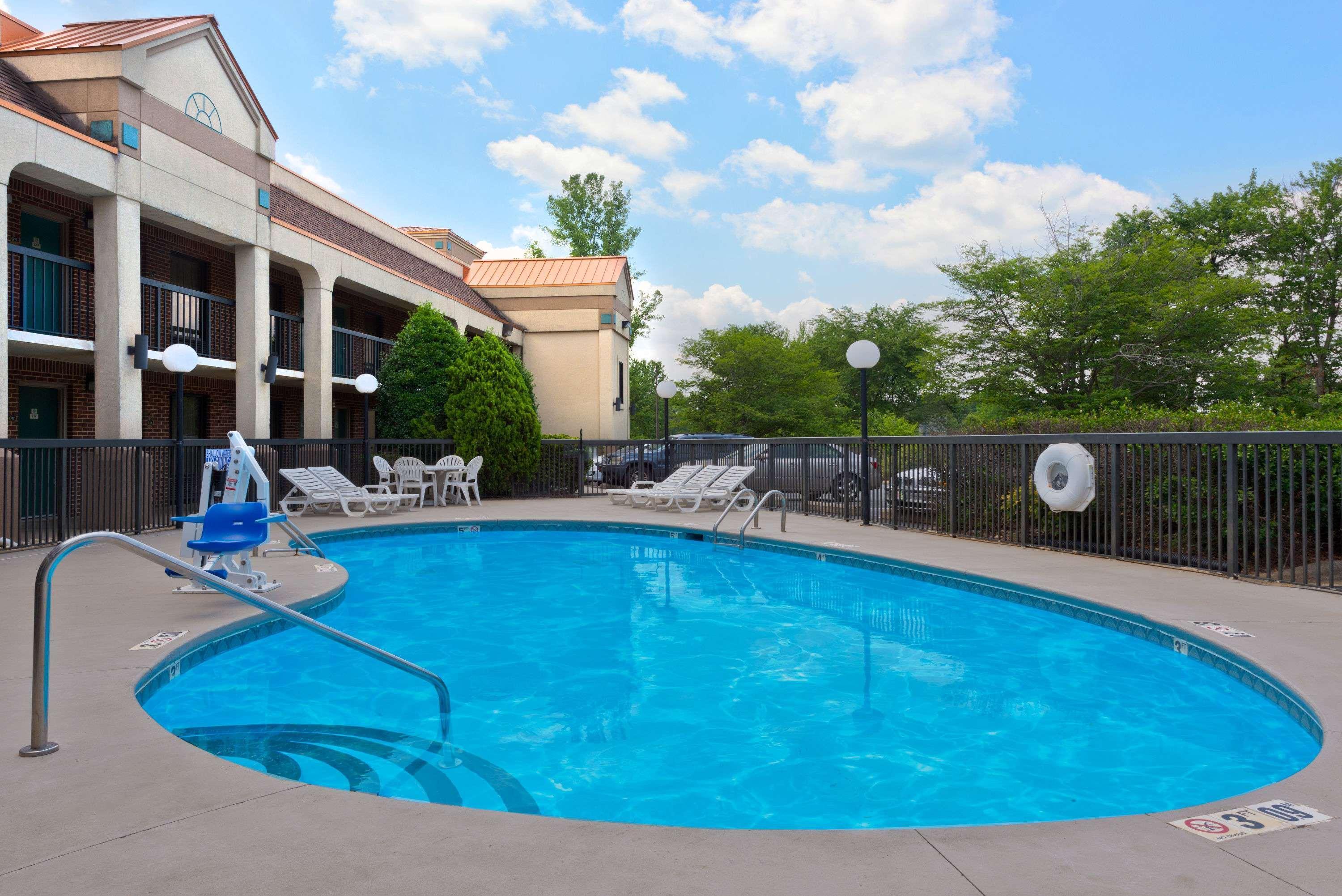 Super 8 By Wyndham Huntersville/Charlotte Area Zewnętrze zdjęcie