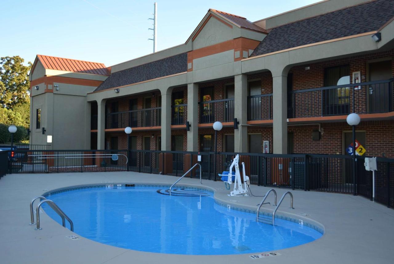 Super 8 By Wyndham Huntersville/Charlotte Area Zewnętrze zdjęcie