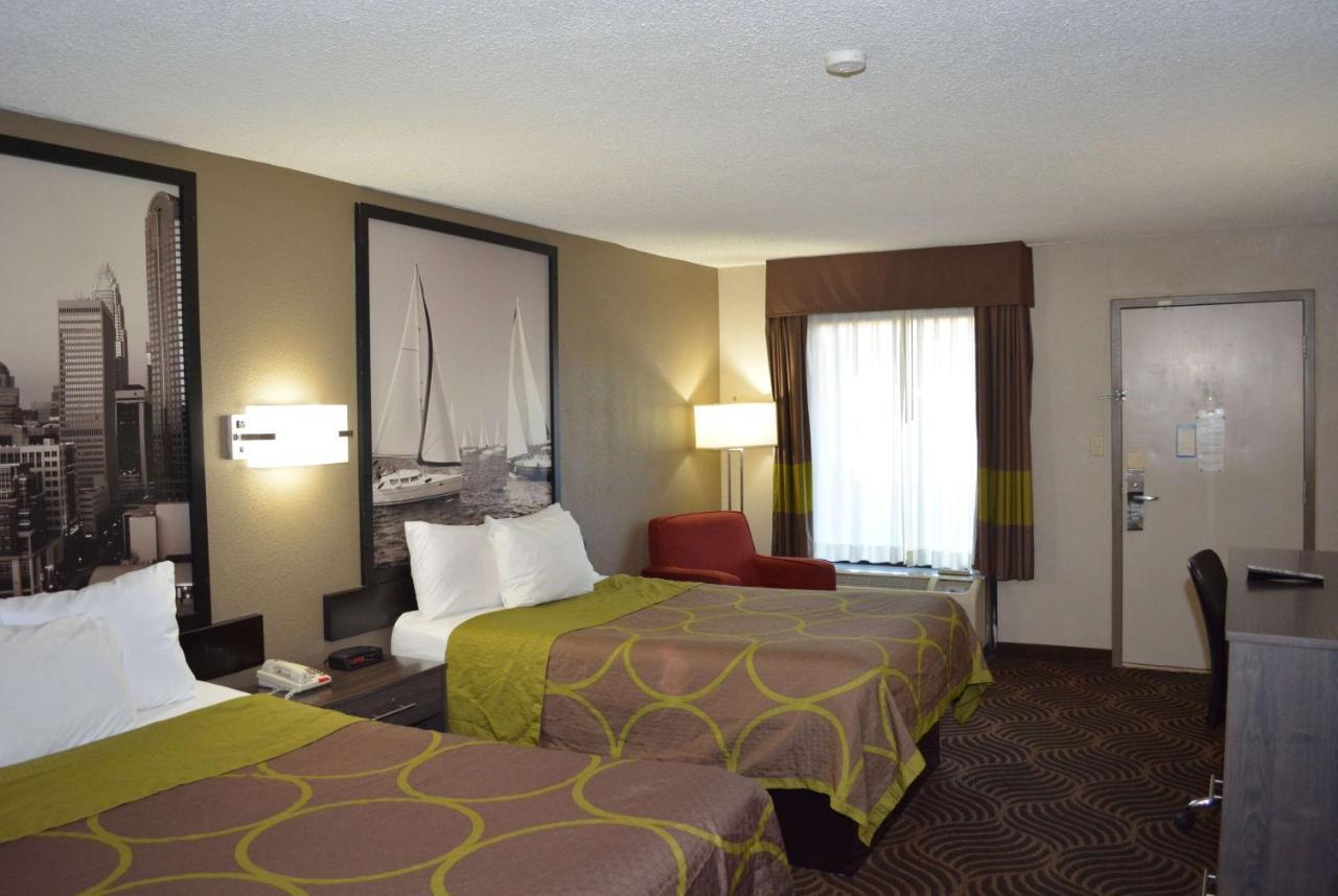 Super 8 By Wyndham Huntersville/Charlotte Area Zewnętrze zdjęcie