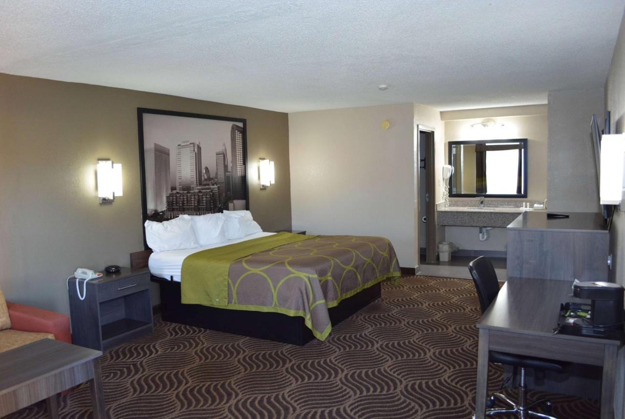 Super 8 By Wyndham Huntersville/Charlotte Area Zewnętrze zdjęcie