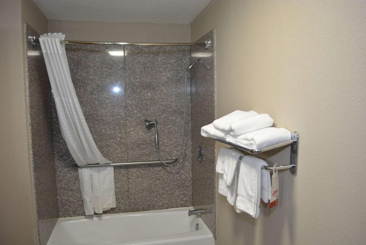 Super 8 By Wyndham Huntersville/Charlotte Area Zewnętrze zdjęcie