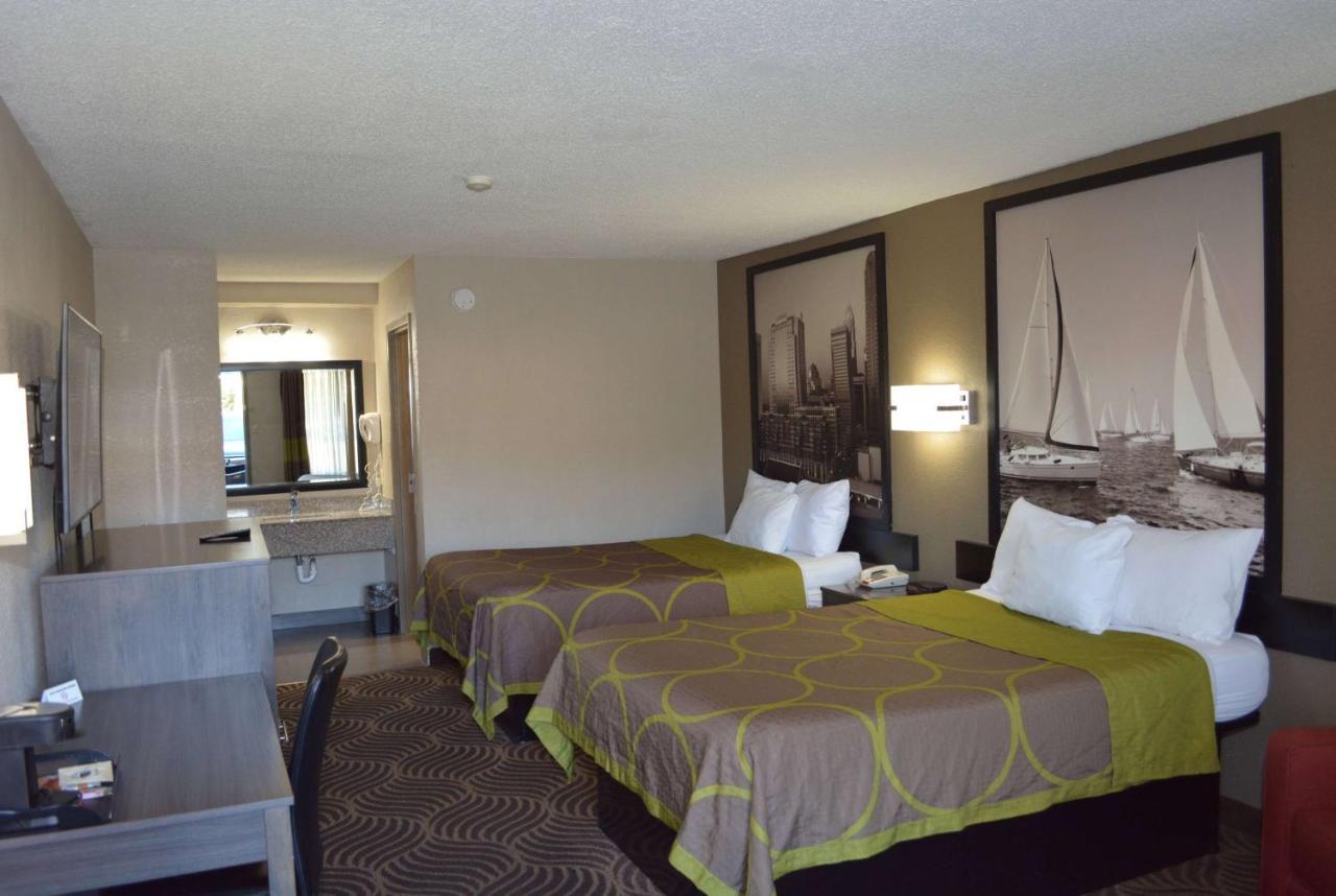 Super 8 By Wyndham Huntersville/Charlotte Area Zewnętrze zdjęcie