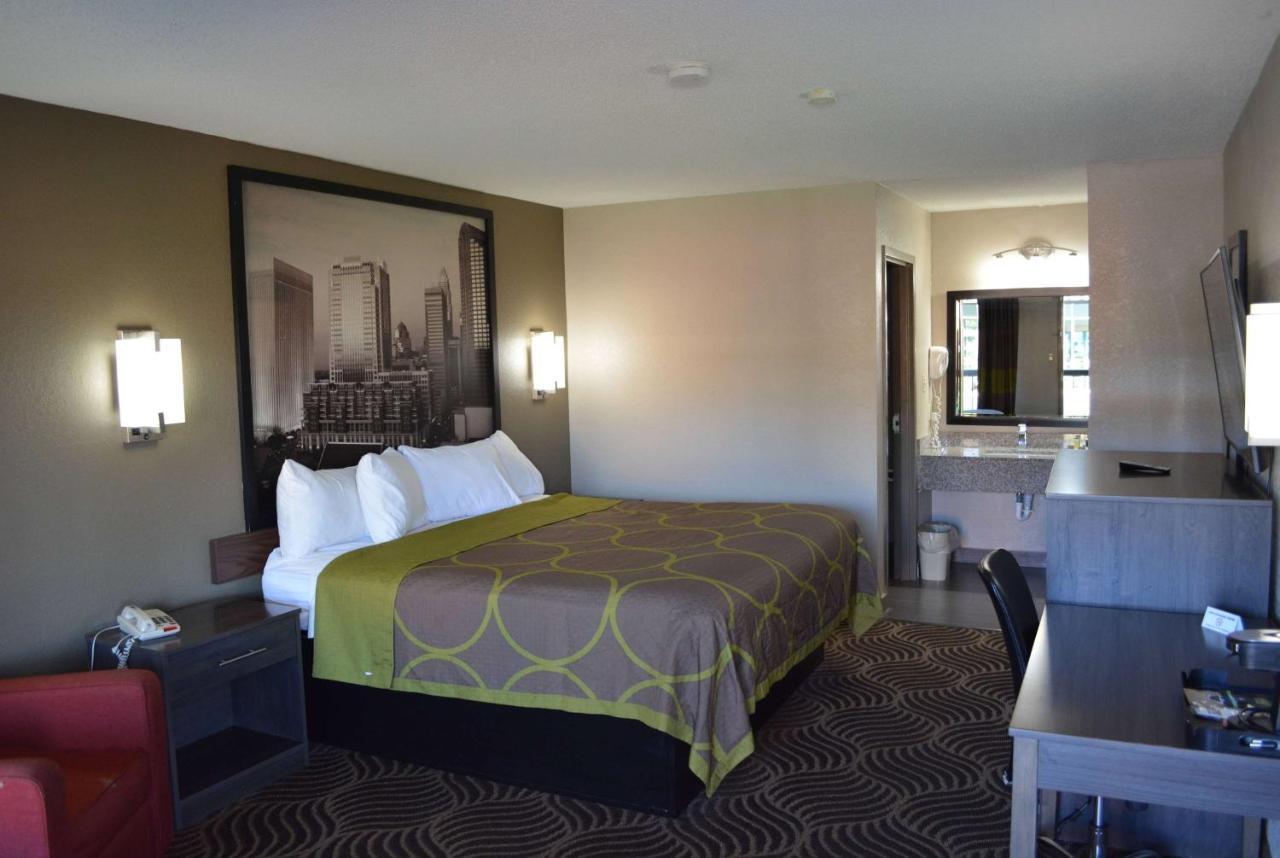 Super 8 By Wyndham Huntersville/Charlotte Area Zewnętrze zdjęcie